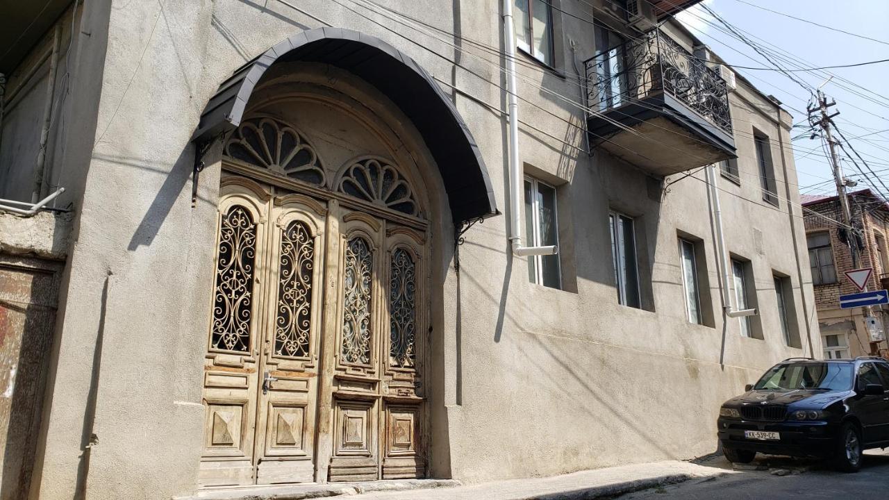 Family Guest House Tbilisi Buitenkant foto