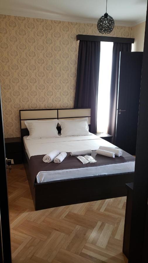 Family Guest House Tbilisi Buitenkant foto