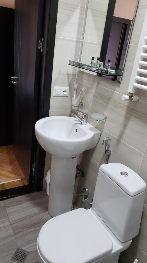 Family Guest House Tbilisi Buitenkant foto