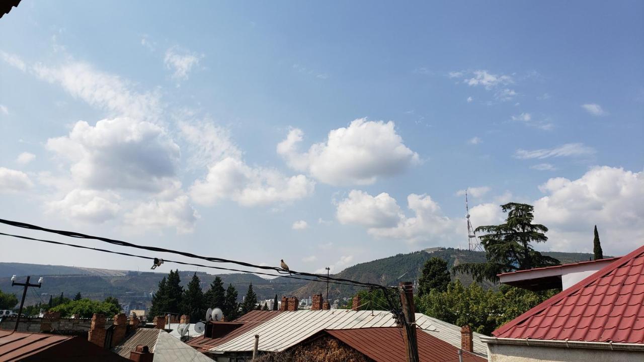 Family Guest House Tbilisi Buitenkant foto