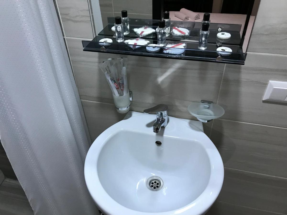 Family Guest House Tbilisi Buitenkant foto