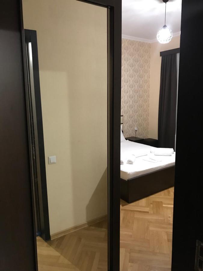 Family Guest House Tbilisi Buitenkant foto