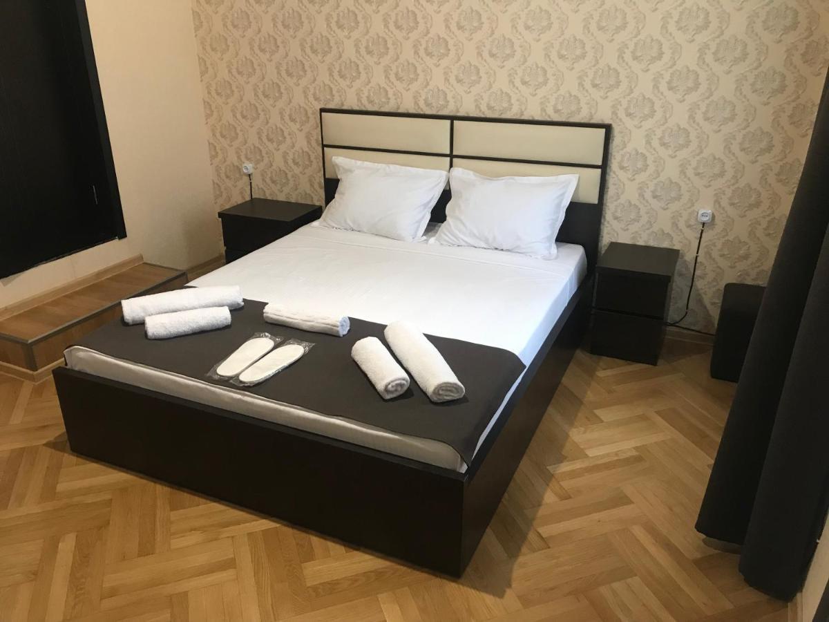 Family Guest House Tbilisi Buitenkant foto